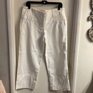 Burberry Capris, White, Size 10, EXCELLENT condition, 100% Authentic!